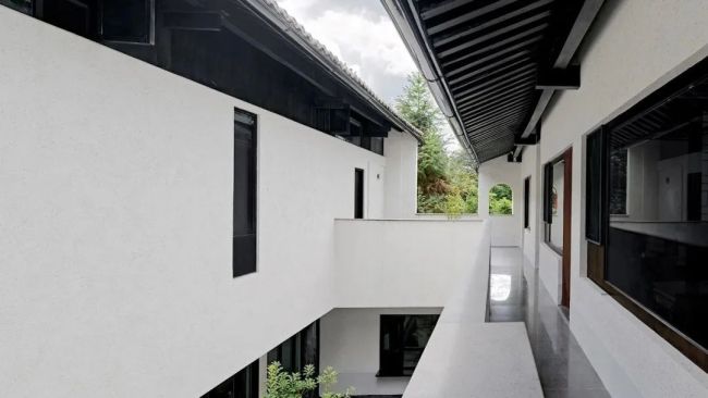 男子耗资几百万给父母造养老宅院 过有质量的生活-第17张图片-9158手机教程网