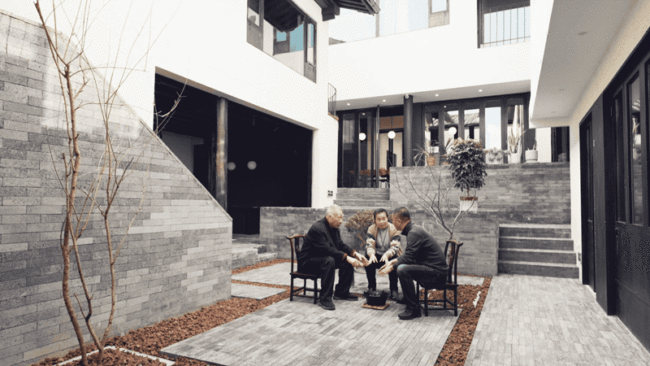 男子耗资几百万给父母造养老宅院 过有质量的生活-第61张图片-9158手机教程网