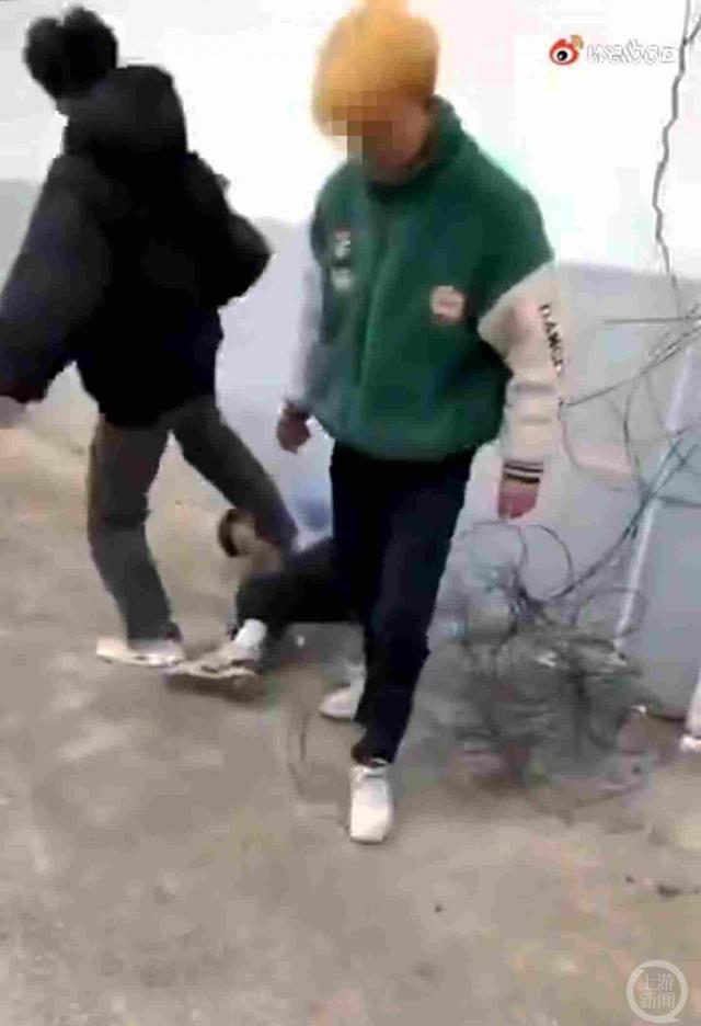 河南一少年遭霸凌1分钟被扇13耳光踢11脚，情况不便透露 警方已介入-第2张图片-9158手机教程网