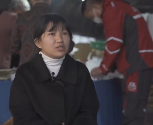 白血病女孩坚持卖草莓13年,一句“草莓是她战胜病魔的希望”感动网友-第4张图片-9158手机教程网 白血病女孩坚持卖草莓13年,一句“草莓是她战胜病魔的希望”感动网友-第4张图片-9158手机教程网