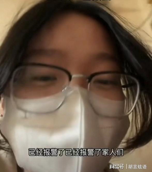 女子称开锁广告被贴家门里面 网友:这是犯罪证据-第5张图片-9158手机教程网 女子称开锁广告被贴家门里面 网友:这是犯罪证据-第5张图片-9158手机教程网