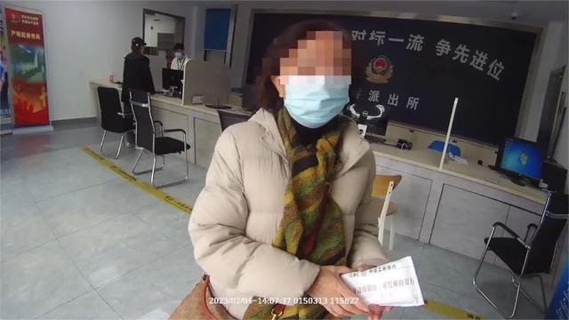 垃圾清运员捡1万元归还后只要奖状，自称文化不高 奖状可以给家里几个孩子作为学习榜样-第4张图片-9158手机教程网