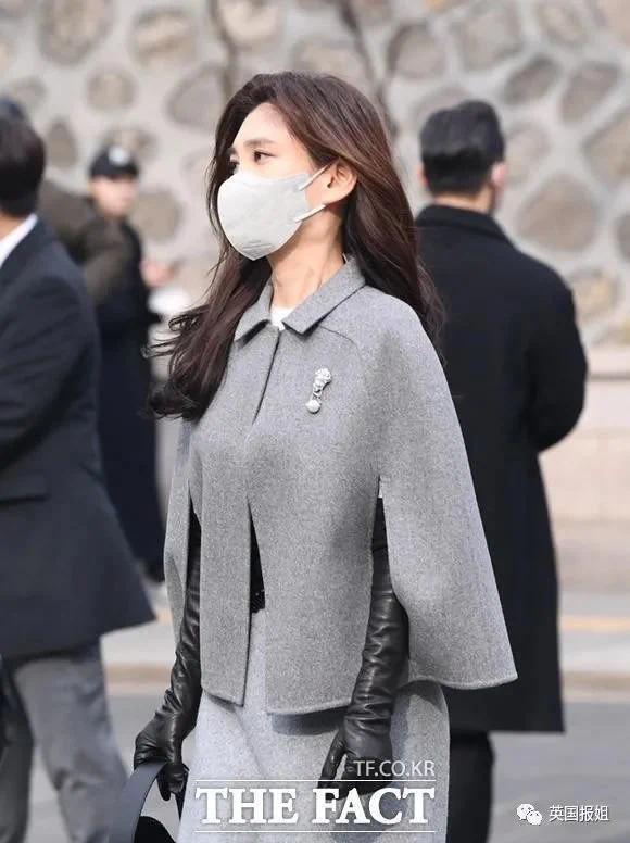 三星长公主离婚后颜值回春 参加儿子中学毕业典礼-第9张图片-9158手机教程网