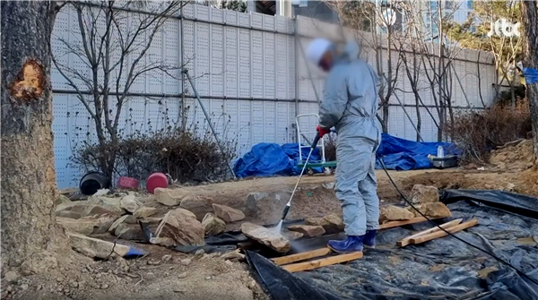 韩国2000年石墓被修复人员破坏 韩网友气哭:这可是世界第一啊-第2张图片-9158手机教程网 韩国2000年石墓被修复人员破坏 韩网友气哭:这可是世界第一啊-第2张图片-9158手机教程网